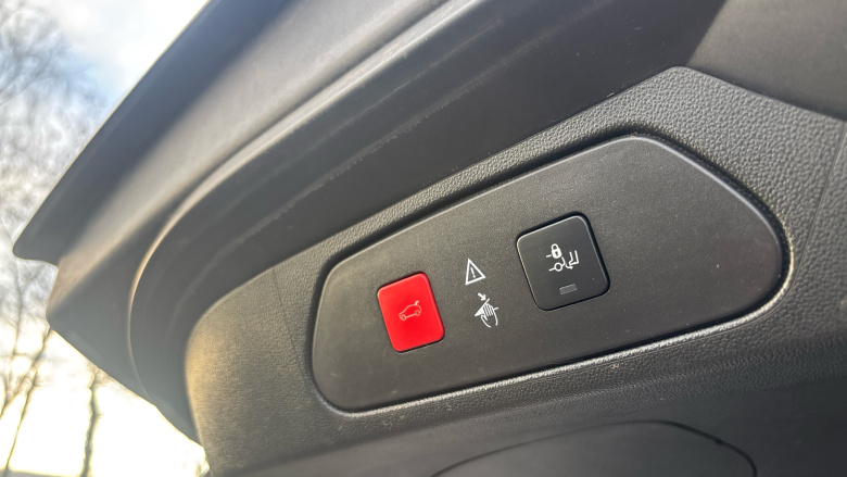 Vauxhall Grandland X 1.6 Turbo D Sport Nav 5dr Auto Diesel Hatchback